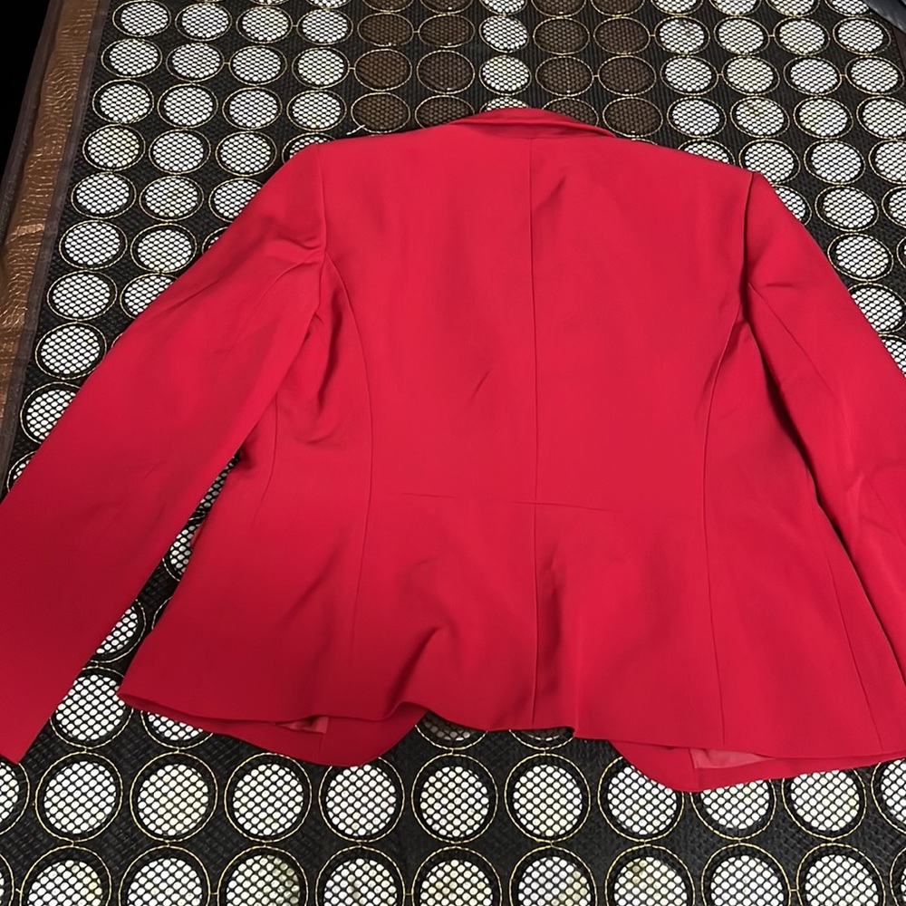 Red jacket - Picture 4 of 4